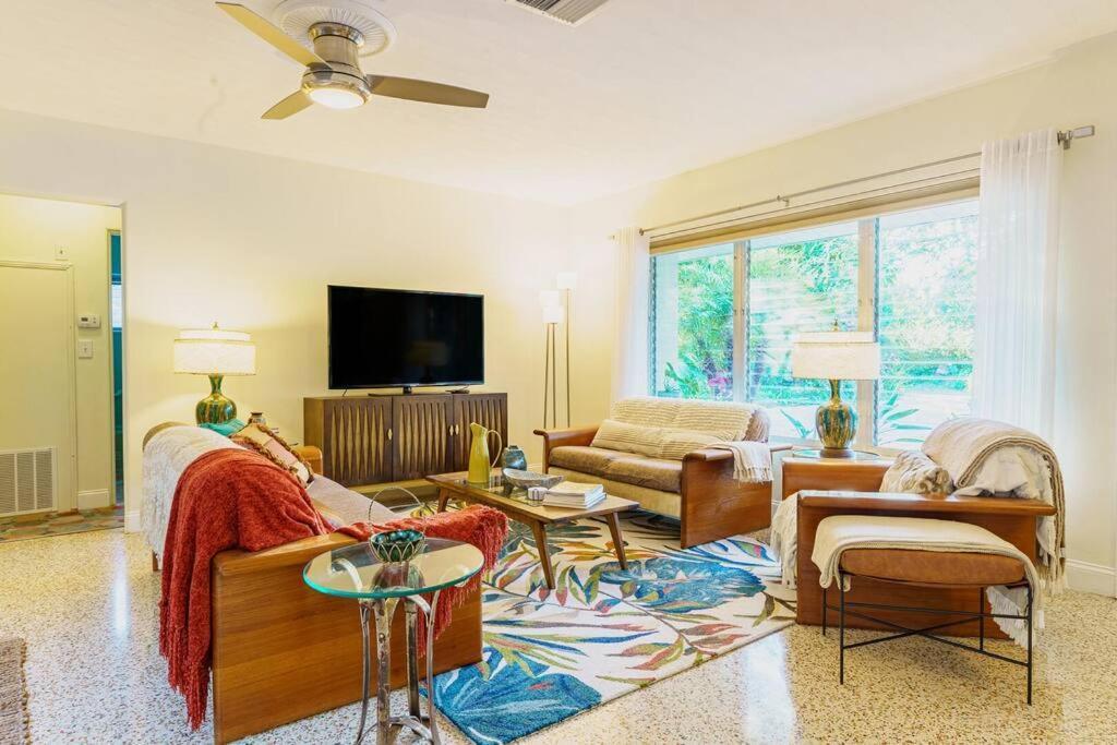 Beautiful Glam Mid-Century 1 Block From Sarasota Bay With Firepit Villa Kültér fotó