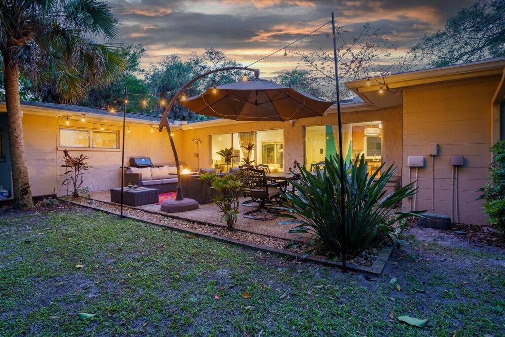 Beautiful Glam Mid-Century 1 Block From Sarasota Bay With Firepit Villa Kültér fotó