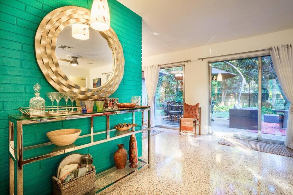 Beautiful Glam Mid-Century 1 Block From Sarasota Bay With Firepit Villa Kültér fotó