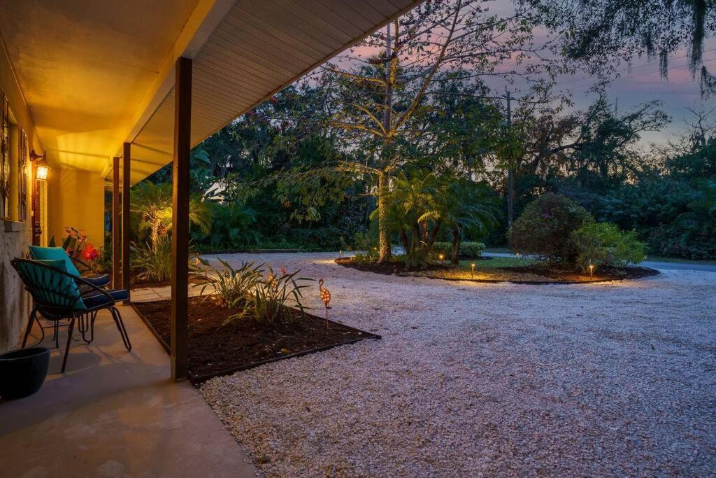 Beautiful Glam Mid-Century 1 Block From Sarasota Bay With Firepit Villa Kültér fotó