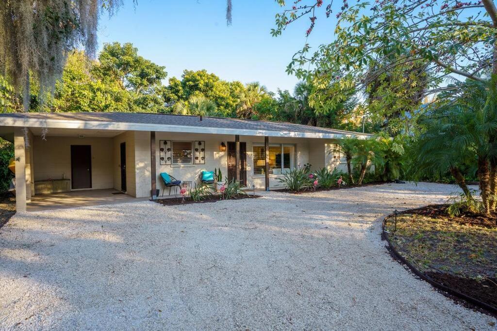 Beautiful Glam Mid-Century 1 Block From Sarasota Bay With Firepit Villa Kültér fotó